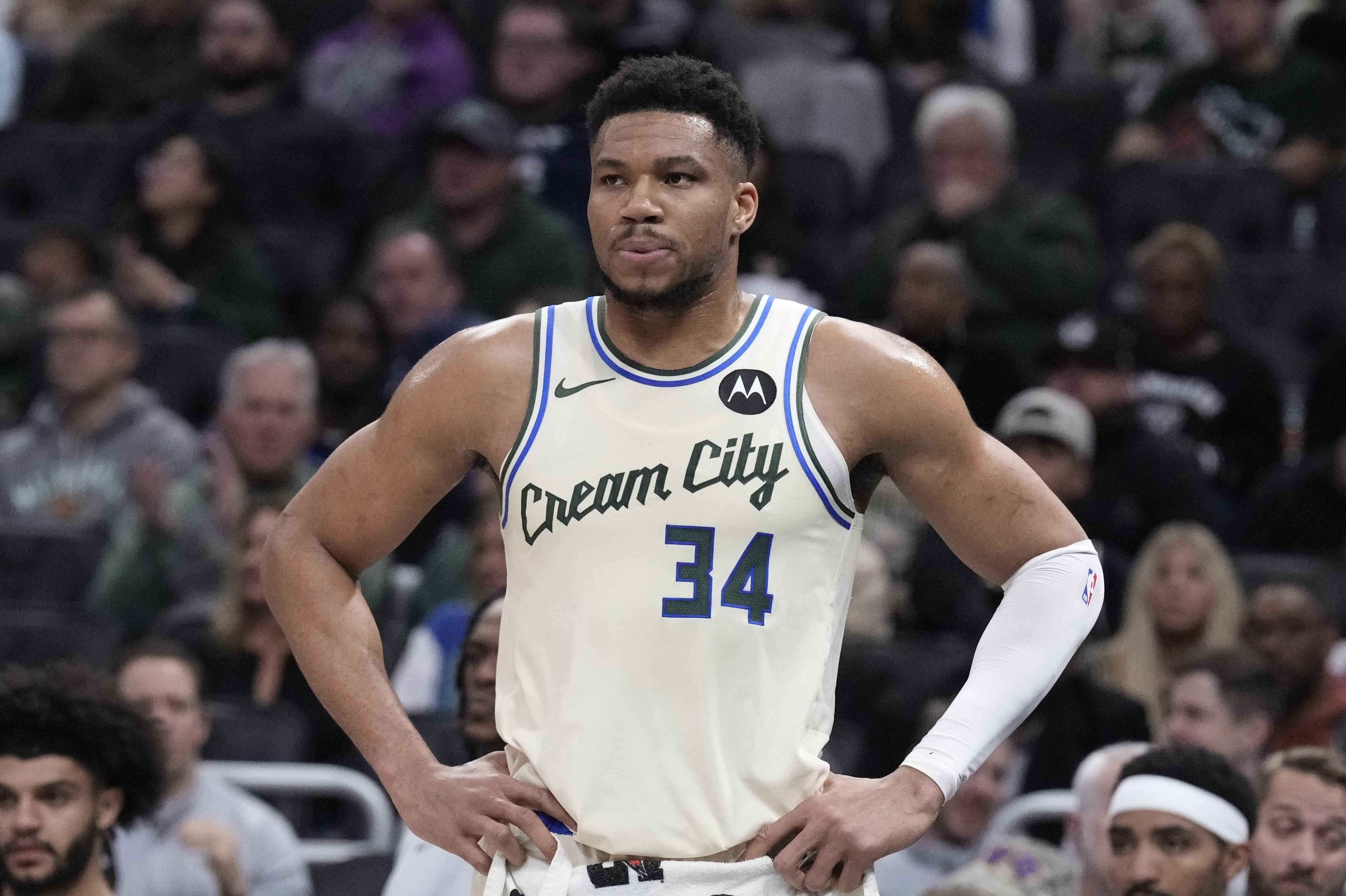 星空体育官网-字母哥虽好但并不适合火箭！送出申京小贾&amp;强力替补值得吗？